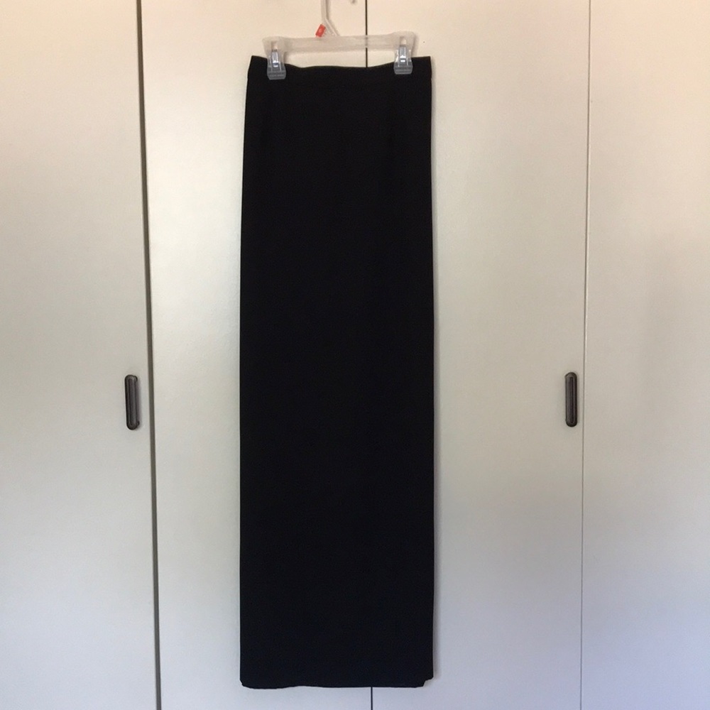 Women’s Holt Renfrew Black Maxi Evening Skirt, US size 14